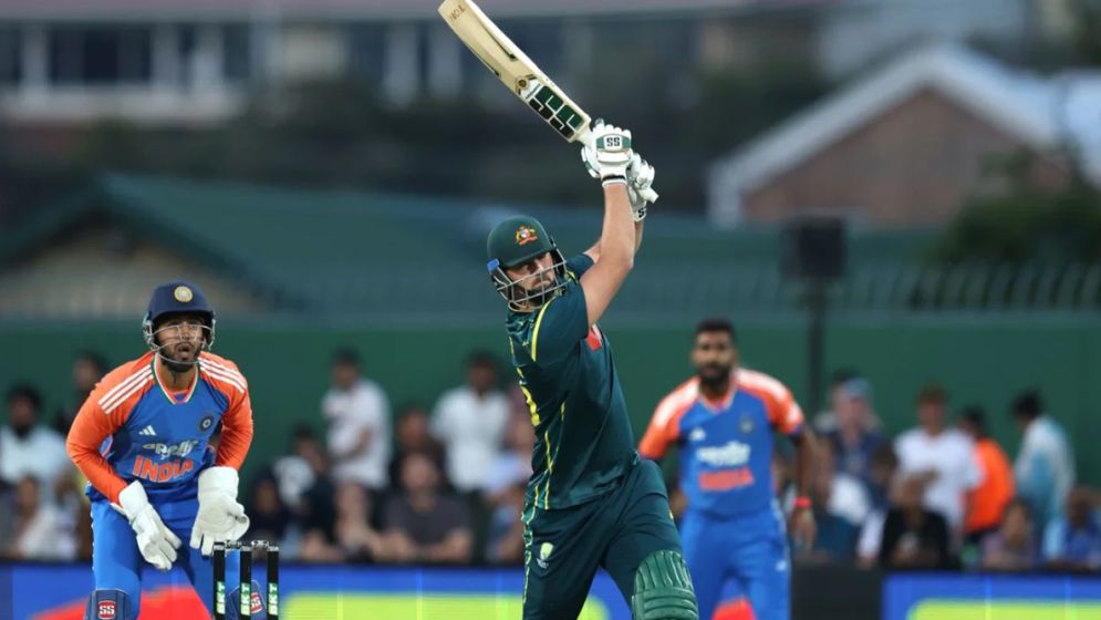 ছক্কায় ইতিহাস গড়লেন ডেভিড